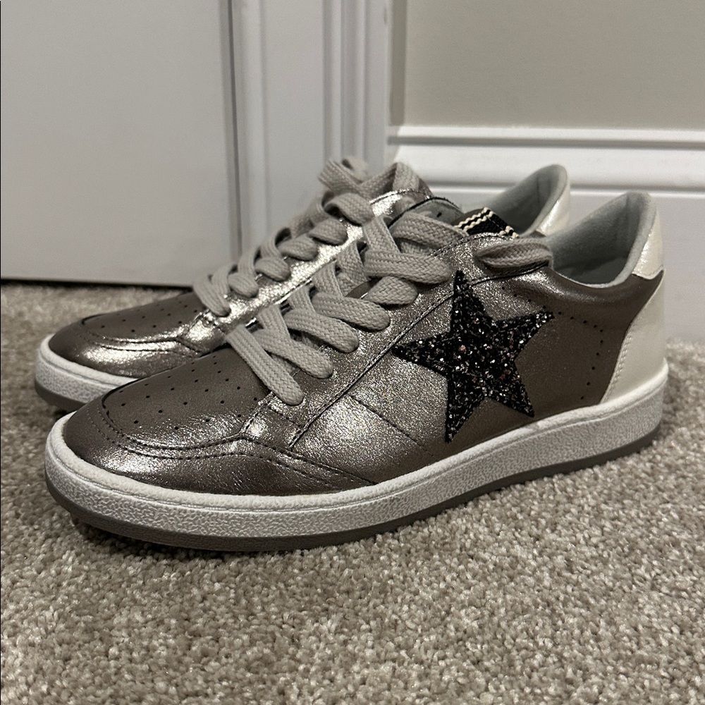 SHU Shop Women's Paz Sneaker In Grey NWOT Sz 8.5